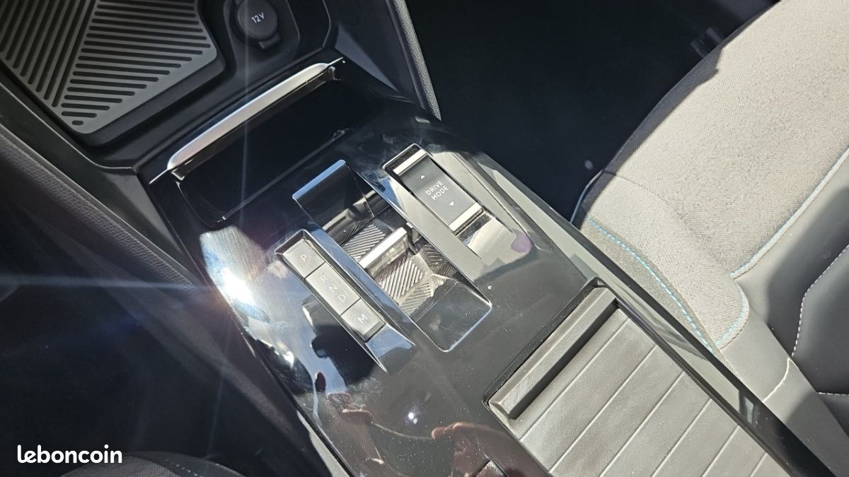 Citroën C4 PURETECH 130 SS EAT8 SHINE (image 13)
