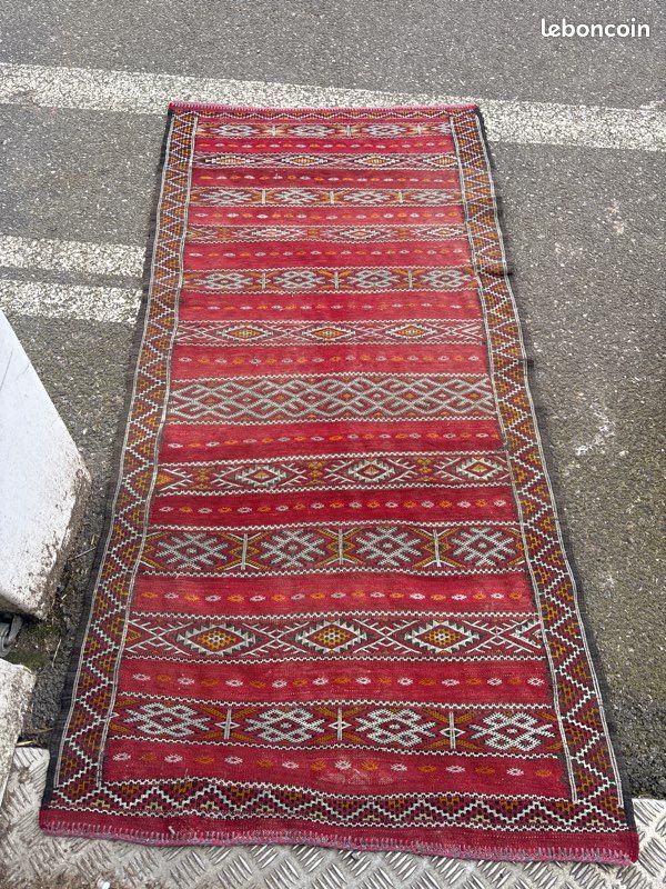 Lot 2 Tapis berbère, kilim faits main en laine Rouge 135 x 72 cm- Maroc