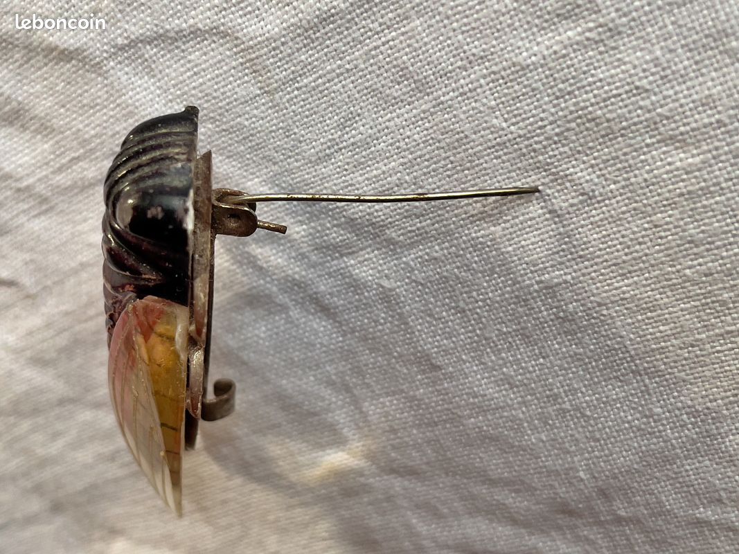 Ancienne broche cigale lucite? art deco insecte 1930? vintage porte