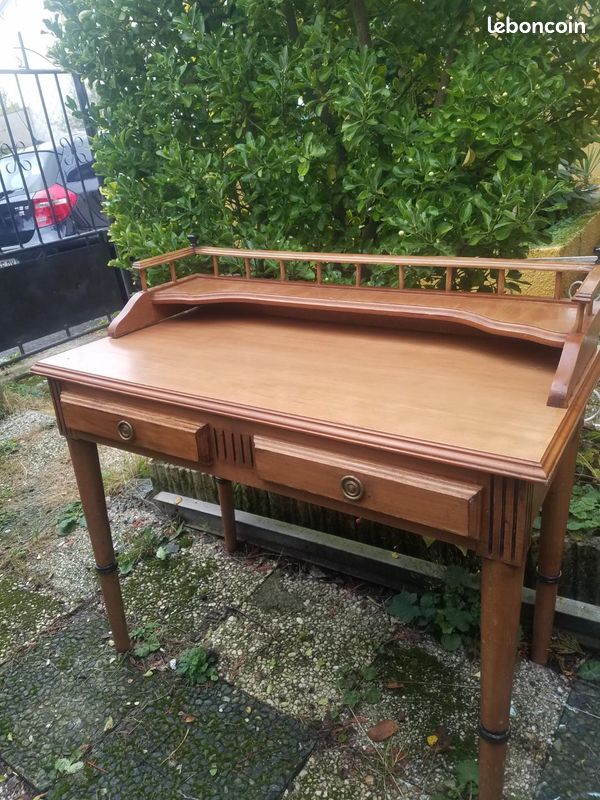 Table en bois (image 2)