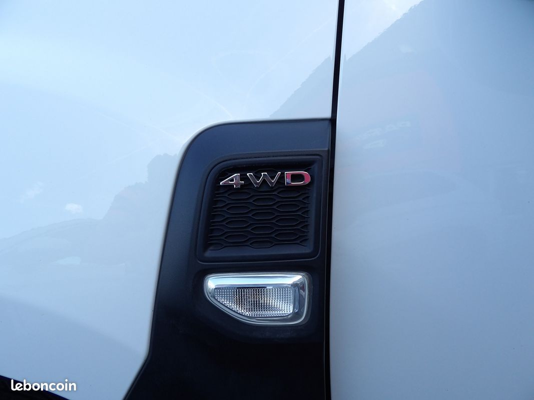 Dacia DUSTER 1.5 BLUE DCI 115CH ESSENTIEL 4X4 (image 13)