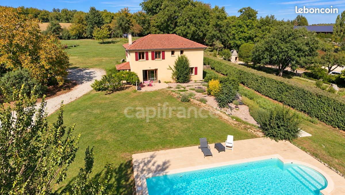 Maison 6 pièces 140 m² · à Saint-Aubin-de-Nabirat · 140 m² · 265 000 €