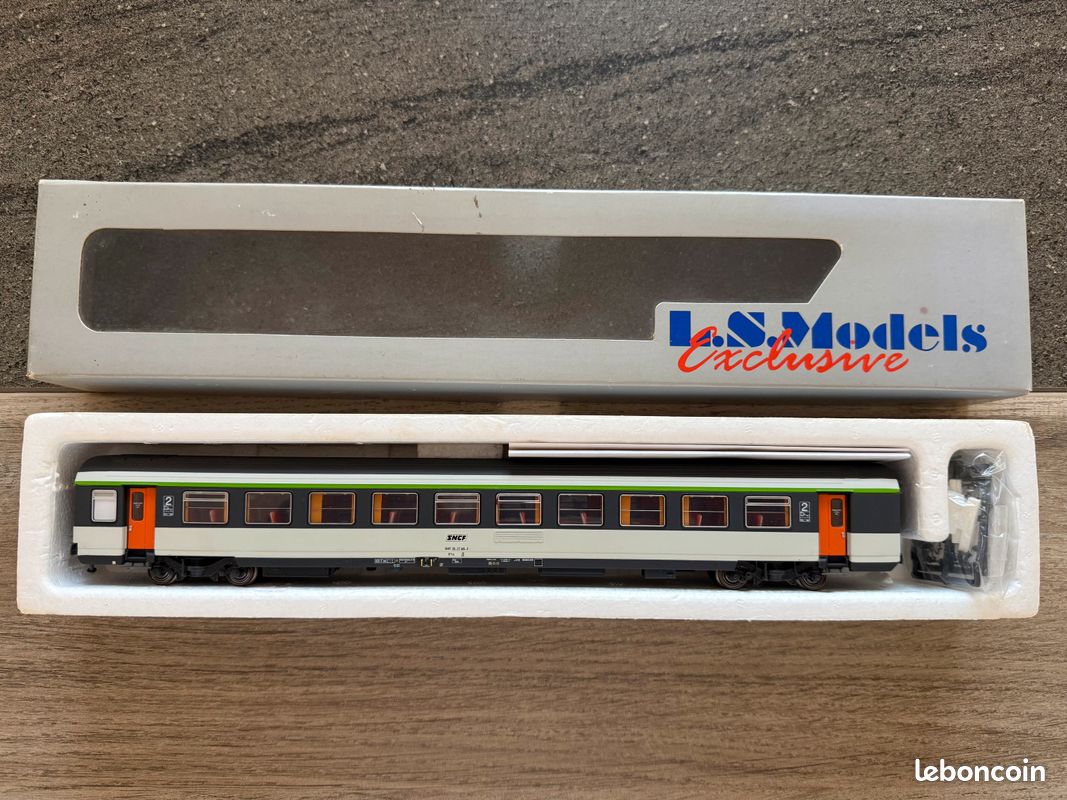 H6-114 JOUEF VOITURE VOYAGEURS DE BANLIEUE DOUBLE ETAGE 1/2 CL SNCF