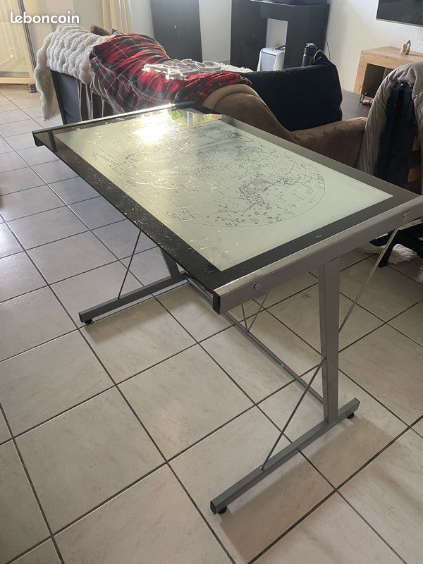 Bureau (image 1)