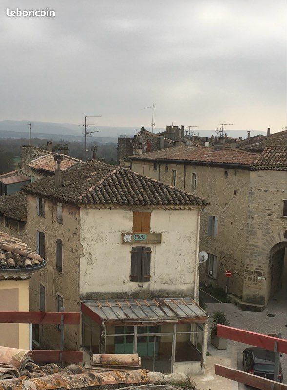 Immeuble 6 pièces 180 m² · à Sauzet · 180 m² · 69 000 €