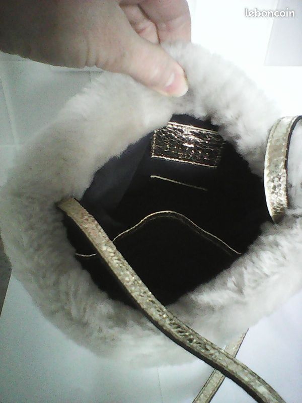 Sac bourse neuf MAINFIELD cuir et fourrure en laine sable et doré 20 x 20 cm (image 7)