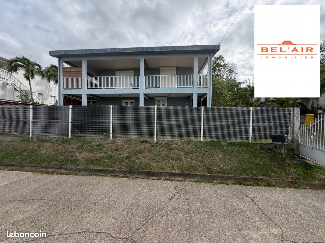 Maison 11 pièces 264 m² · à Sainte-Luce · 264 m² · 598 000 €