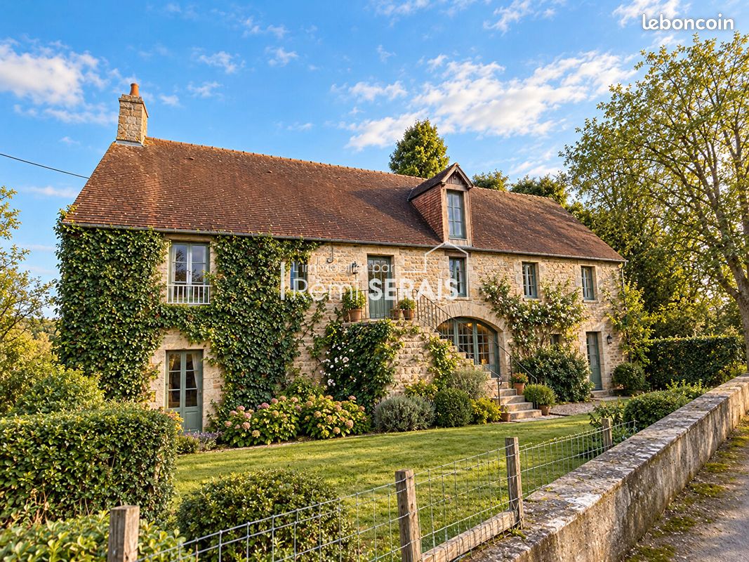 Maison 5 pièces 178 m² · à Domfront en Poiraie · 178 m² · 60 000 €