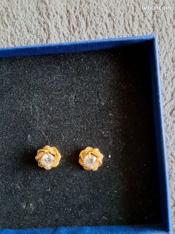 Clous d'oreilles or (image 5)