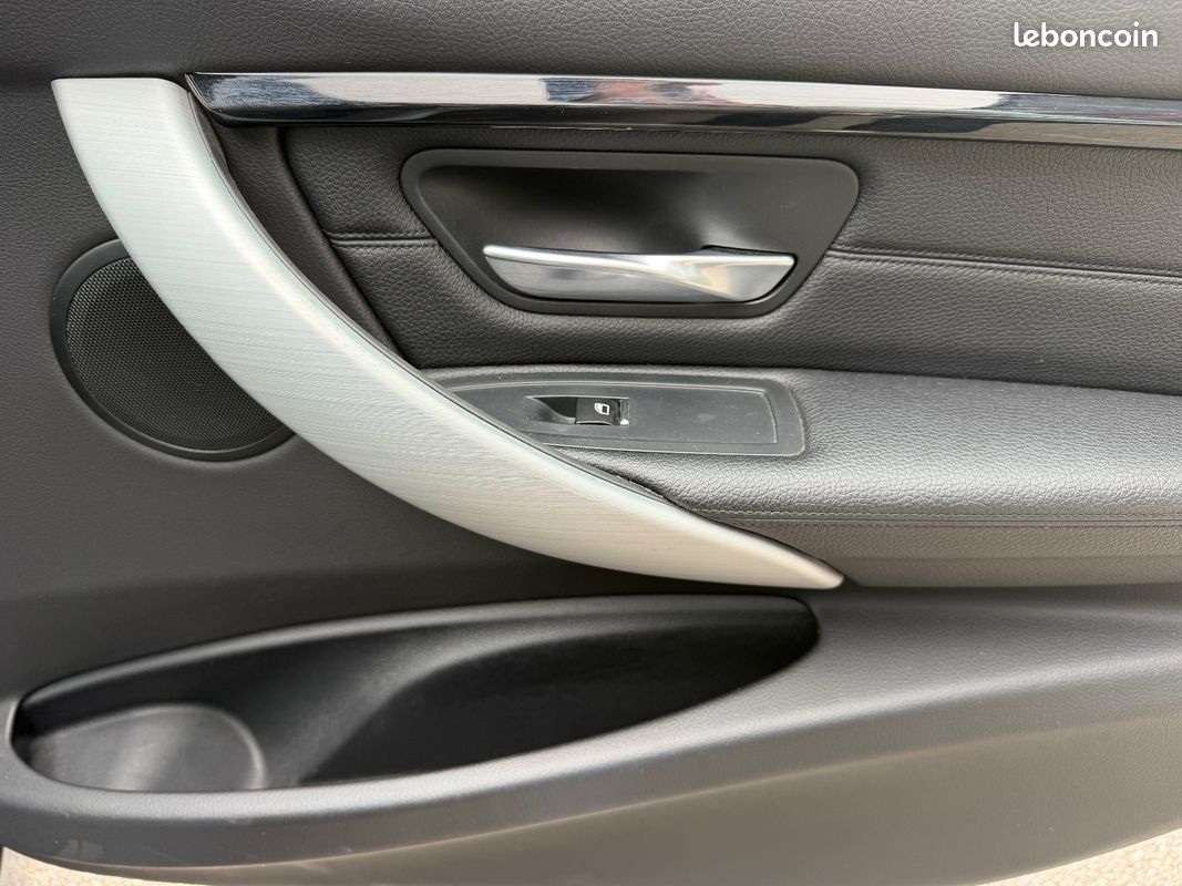 BMW SERIE 3 F30 LCI 318i 2.0L 136 ch M Sport A / TOIT OUVRANT / CUIR / TETE HAUTE (image 23)