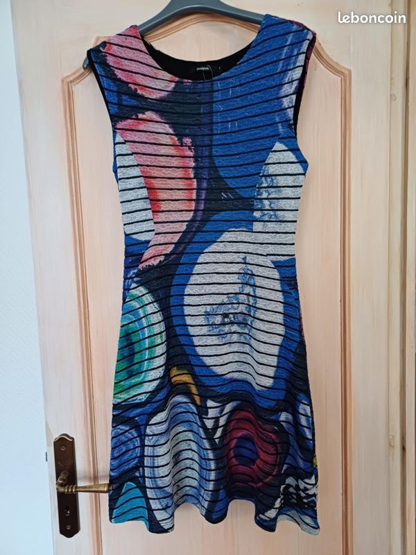 Robe Desigual taille 36 - Vêtements