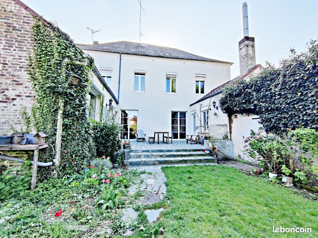 Maison 11 pièces 330 m² · à Hirson · 330 m² · 252 000 €