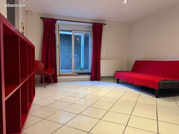 T2 avec cour privée quartier Capucins