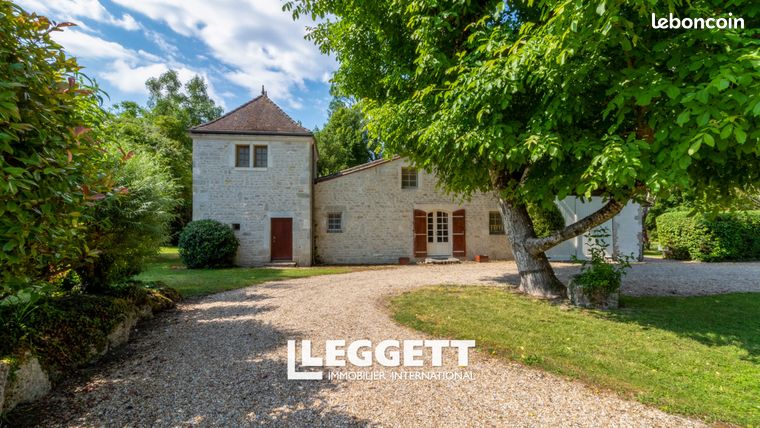 Maison 8 pièces 201 m²