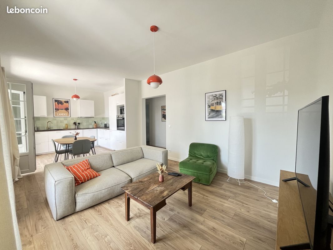 Appartement 5 pièces 105 m² · à Pau · 105 m² · 1 250 €