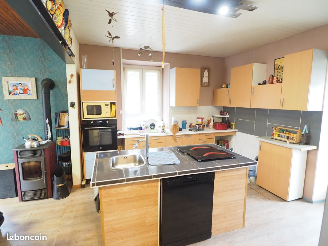 Maison 11 pièces 250 m² · à Giromagny · 250 m² · 139 000 €