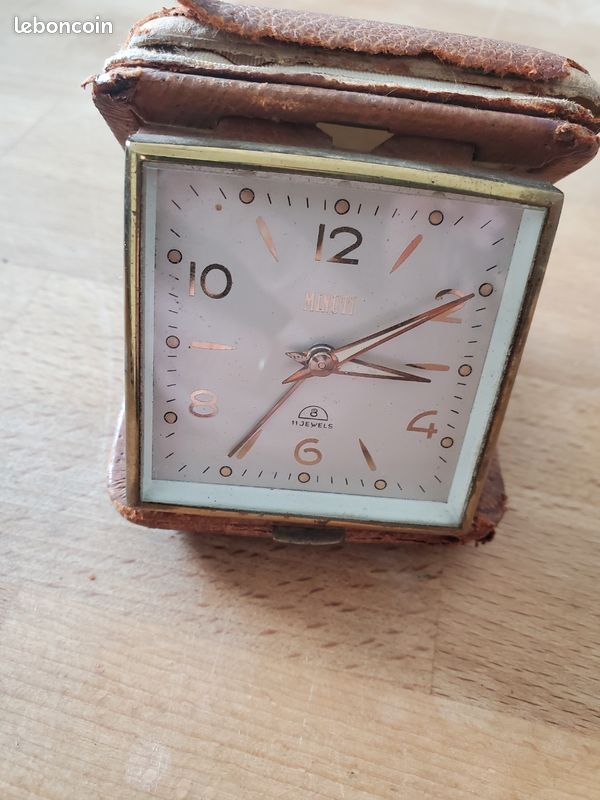 Réveil de voyage UTI Swiza 8 vintage fabrication Suisse