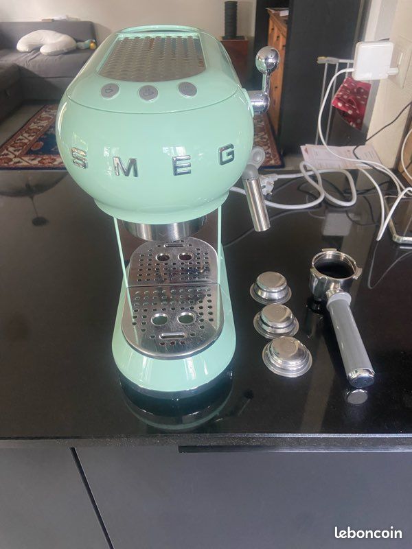 Machine à café expresso SMEG vert (image 2)
