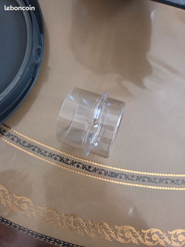 Termomix bon etat avec ses accessoires et son livre de recette (image 6)
