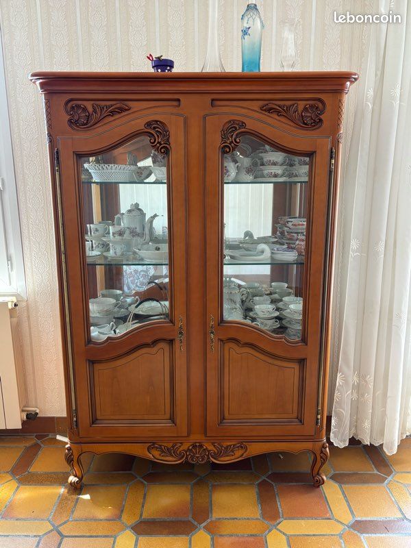 Vaisselier en bois style Louis XV (image 1)