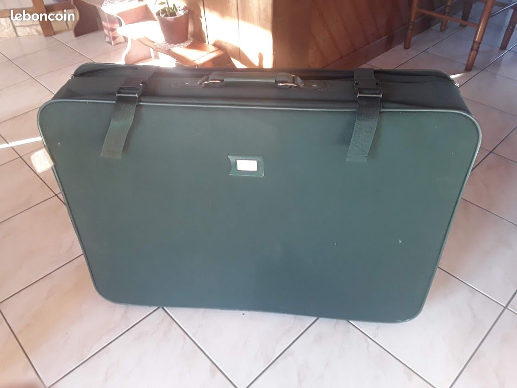 Valise de voyage (image 1)