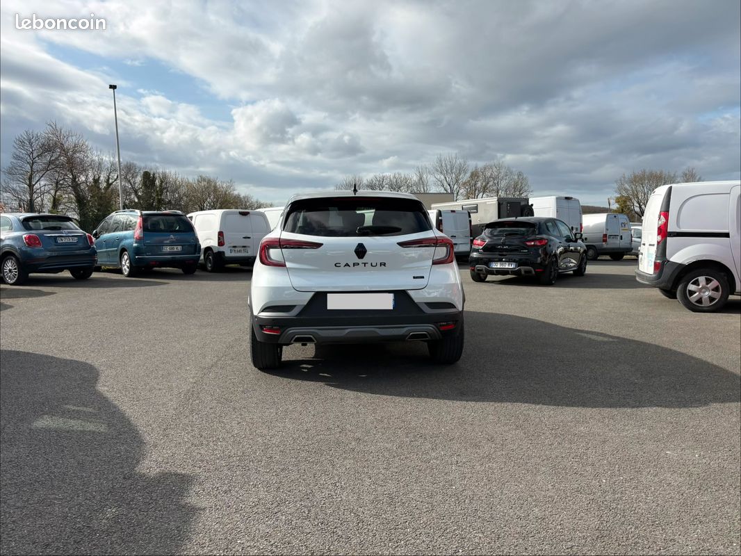 RENAULT Captur II 1.6 E-Tech 145ch Full Hybrid - Édition Limitée E-tech Engineered (image 3)