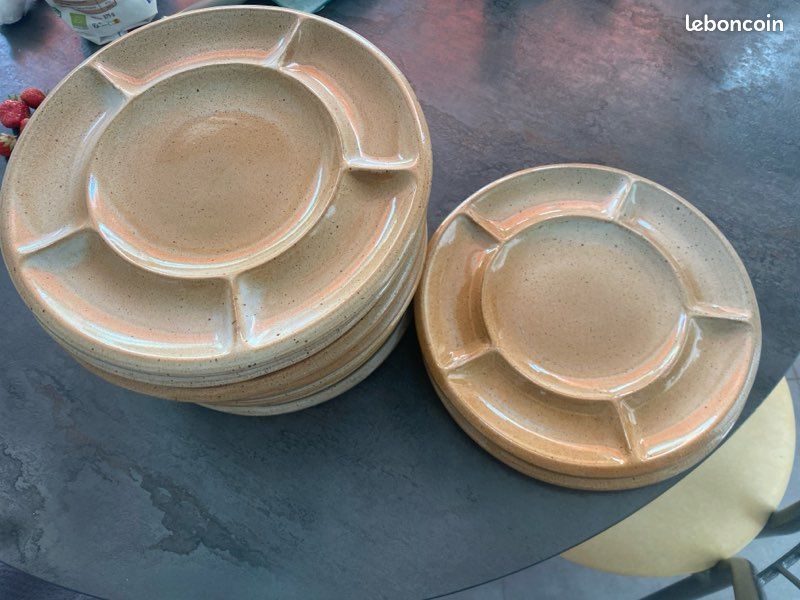 Vends 12 assiettes en grès pour fondue (image 1)