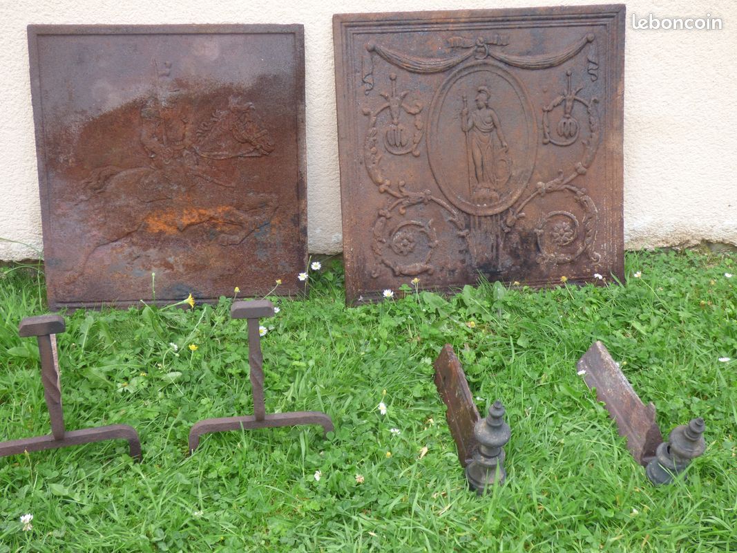 Plaque Et Chenets De Cheminée En Fonte – 50x50 Cm, Noir Et Bronze, Poids 20 Kg, France, Occasion