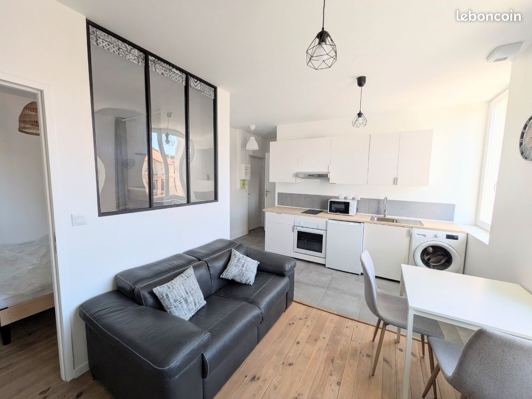 Appartement 2 pièces 28 m² · à Saint-Étienne · 28 m² · 390 €
