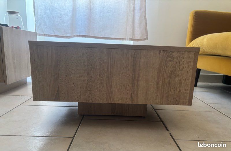 Table basse couleur bois (image 1)