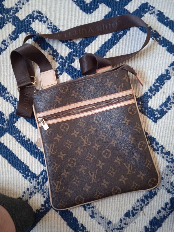 Louis Vuitton Pilot Slingbag Sable autres Cuirs