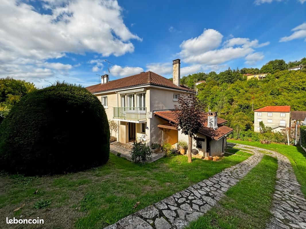 Maison 6 pièces 147 m² · à Sanilhac · 147 m² · 162 000 €