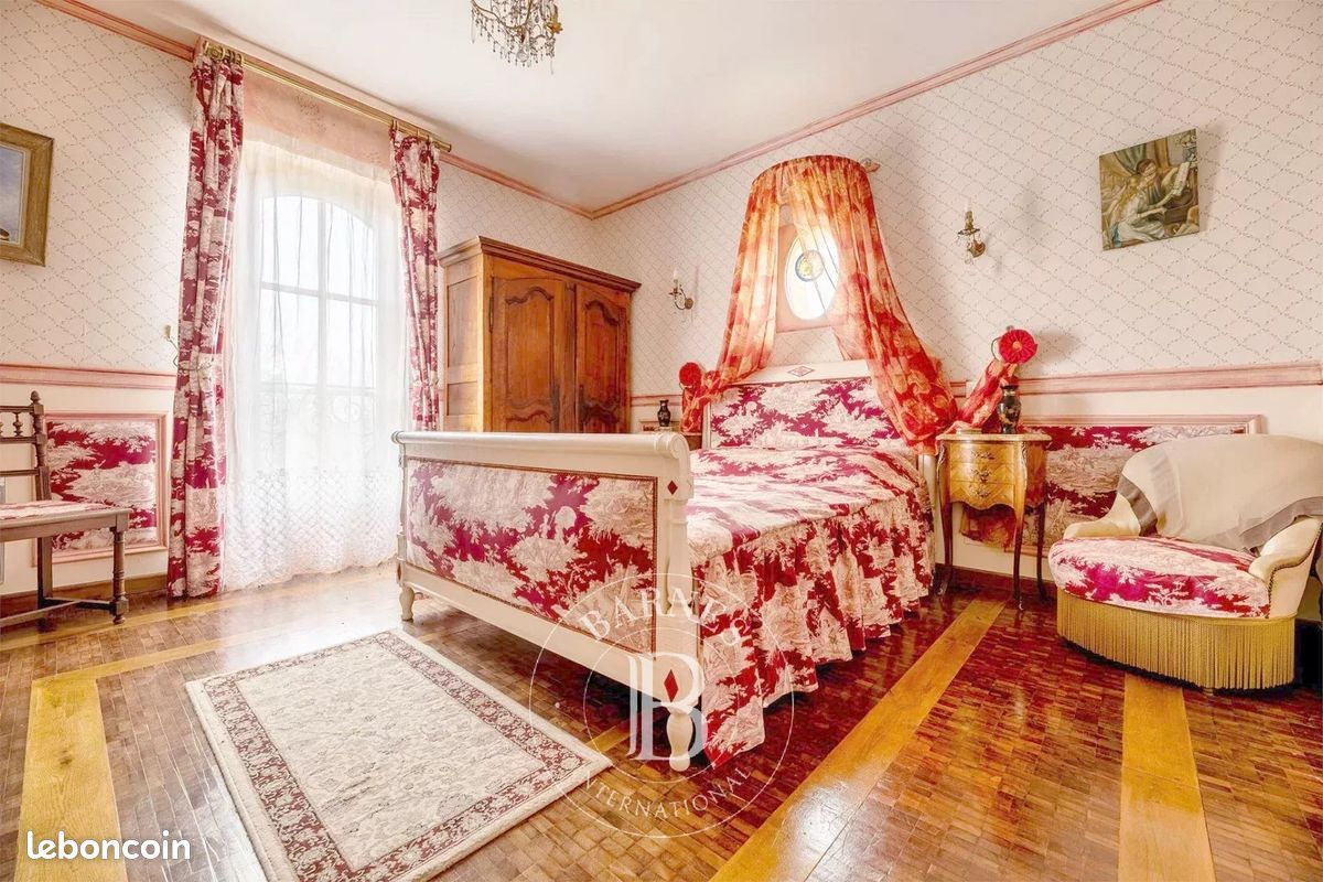 Propriété 10 pièces 250 m² (image 12)