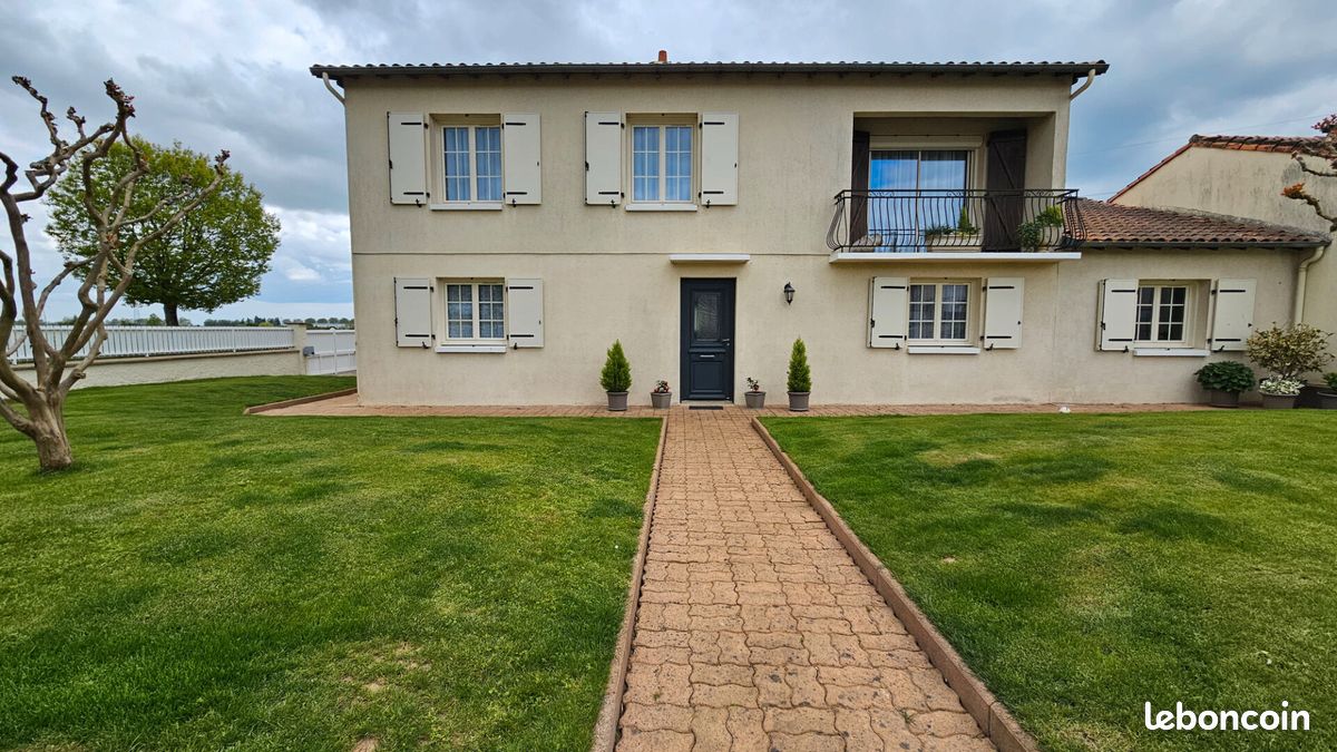 Pavillon 6 pièces 149 m² - Chauray 79180 (image principale 0)