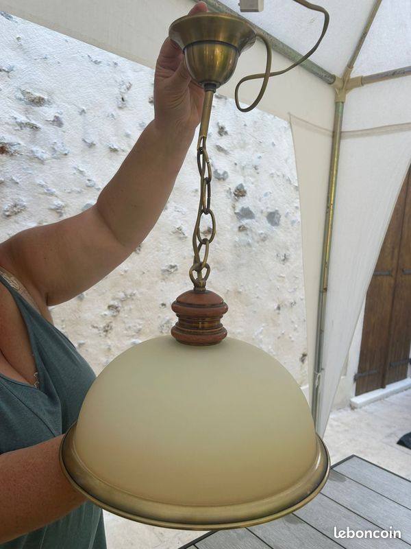 Lustre (image 1)