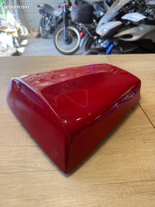 Capot de selle SV 650 (image 1)