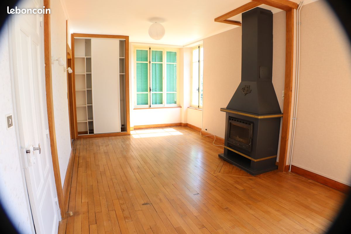 Appartement ensoleillé - Moustier-Ventadour 19300 (image 2)