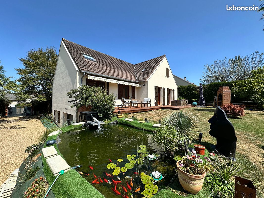 Maison 9 pièces 157 m² · à Sablé-sur-Sarthe · 157 m² · 272 000 €
