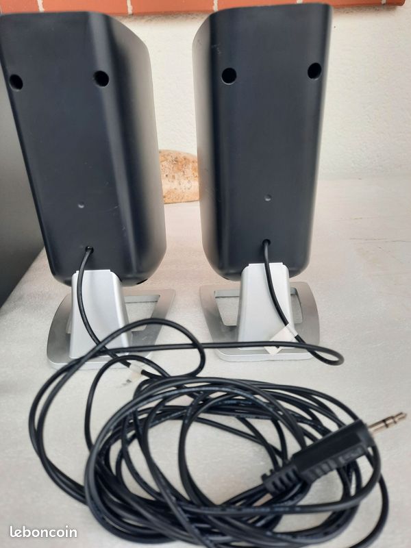 Haut Parleurs 2.0 USB Noir PHILIPS 7W,75 - 2000 Hz , 2 Voies, 2 Canaux Réf : SPA20/00