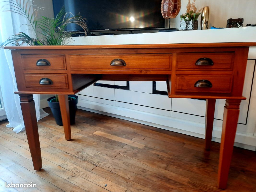 Bureau monté à l'ancienne (image 2)