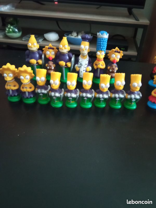 VEND FIGURINES SIMPSONS COMPLETE 30 pièces année 1993 DE JEUX D'ECHECS (image 1)