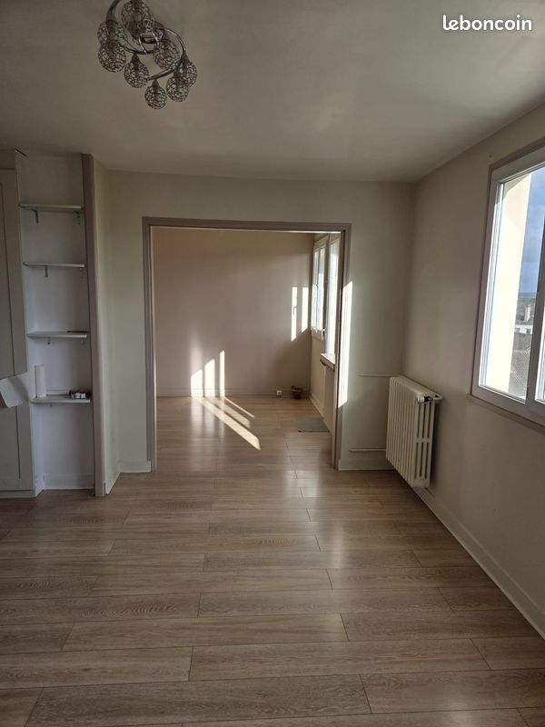 Appartement 4 pièces 64 m² · à Les Clayes-sous-Bois · 64 m² · 152 000 €