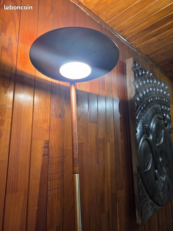 Lampadaire design métal & bois – Élégance moderne (image 4)