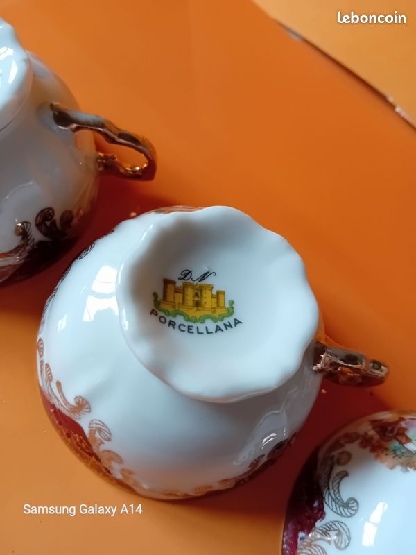 3 Tasses en porcelaine (image 4)