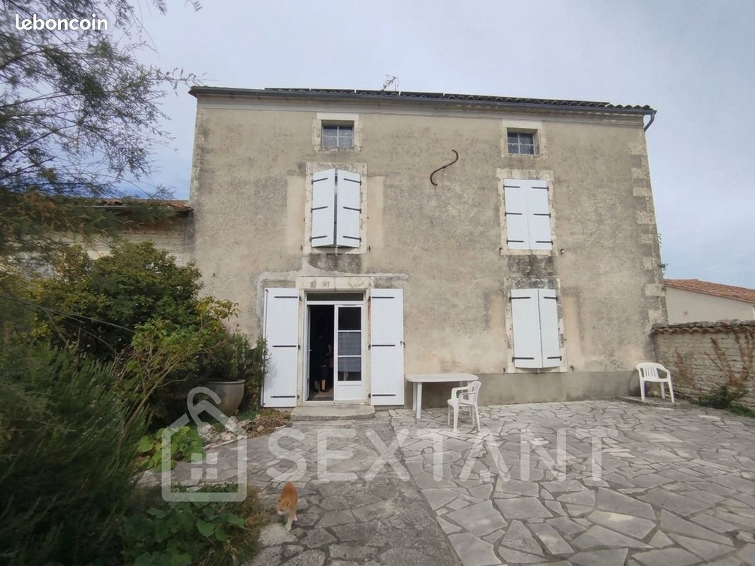 Maison 5 pièces 135 m² · à Fouqueure · 135 m² · 139 500 €