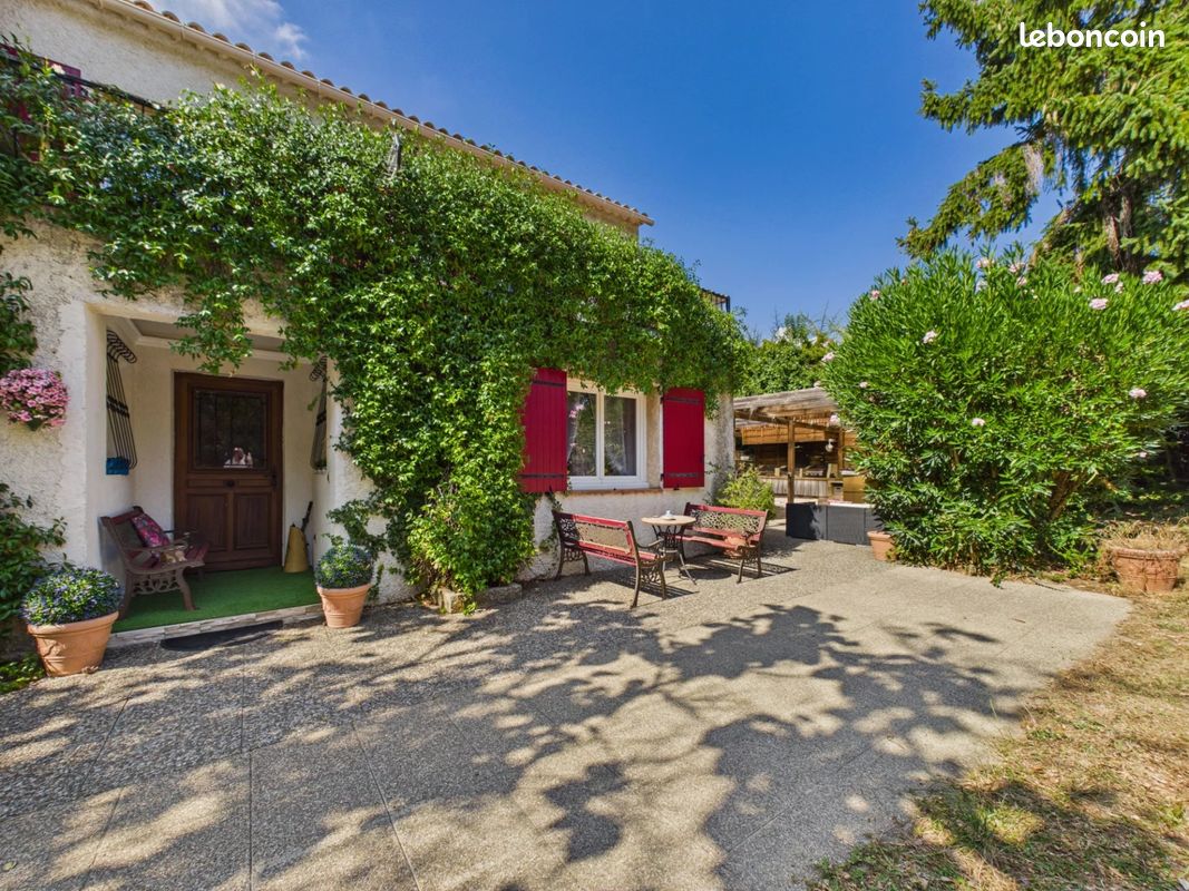 Maison 10 pièces 276 m² · à Tourrette-Levens · 276 m² · 885 000 €