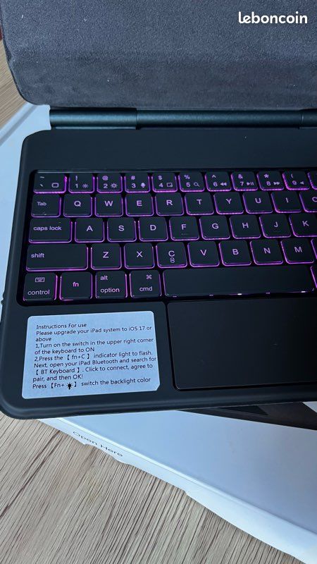 Clavier magnétique type Magic Keyboard pour iPad 10 – état neuf (image 3)