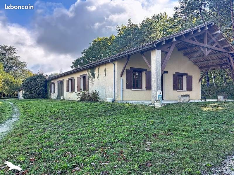 Maison 8 pièces 204 m² · à Nontron · 204 m² · 199 716 €