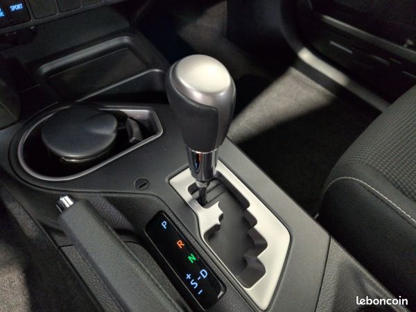 Toyota RAV4 hybride 2018 Tendance 197ch 2WD (image 8)