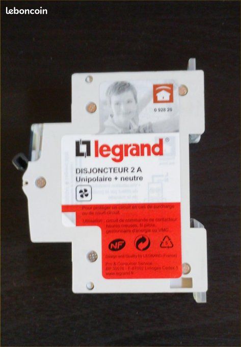 DISJONCTEUR LEGRAND DNX3 PH/N 32A - AUTO/VIS - 10kA - 407717